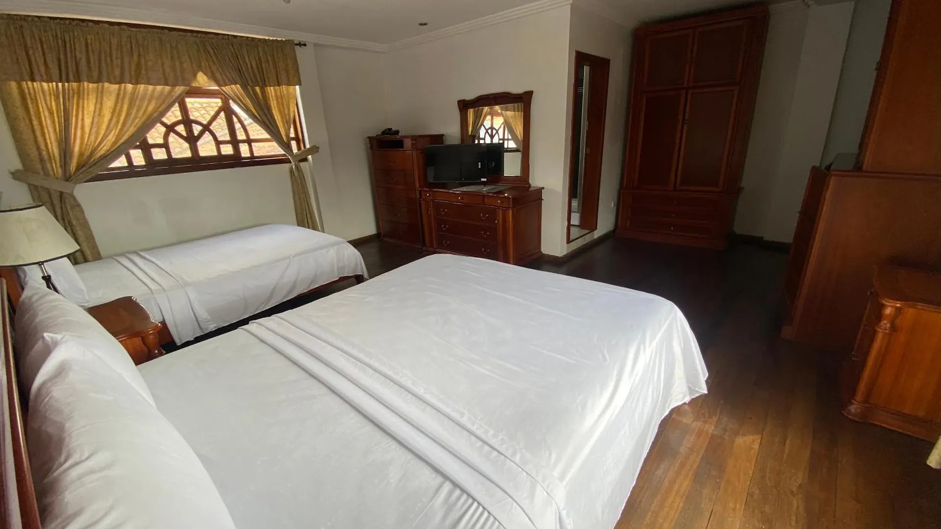 Hotel Coronel Cuenca